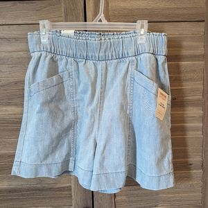 NWT Levi's jeans Pull on A-line shorts size L